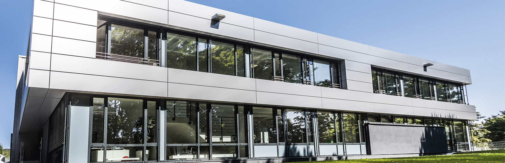 Nachtaufnahme der Erde Berghof worldwide – our locations