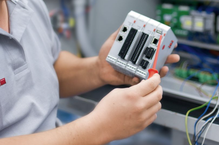 Services in der Automatisierungs- sowie Test- und Prüftechnik